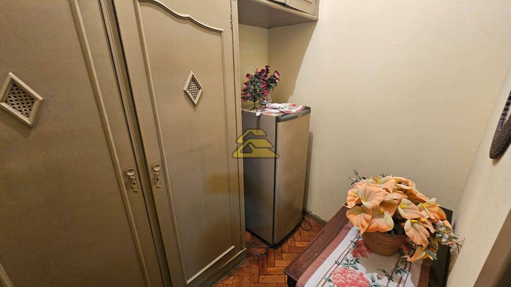 Apartamento à venda com 4 quartos, 182m² - Foto 10