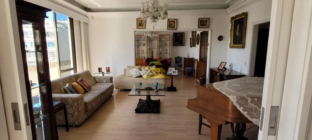 Apartamento à venda com 3 quartos, 210m² - Foto 3