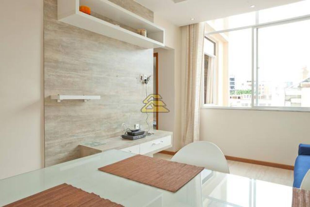 Apartamento à venda com 2 quartos, 60m² - Foto 1