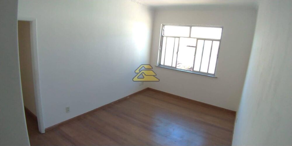 Apartamento à venda com 3 quartos, 84m² - Foto 2