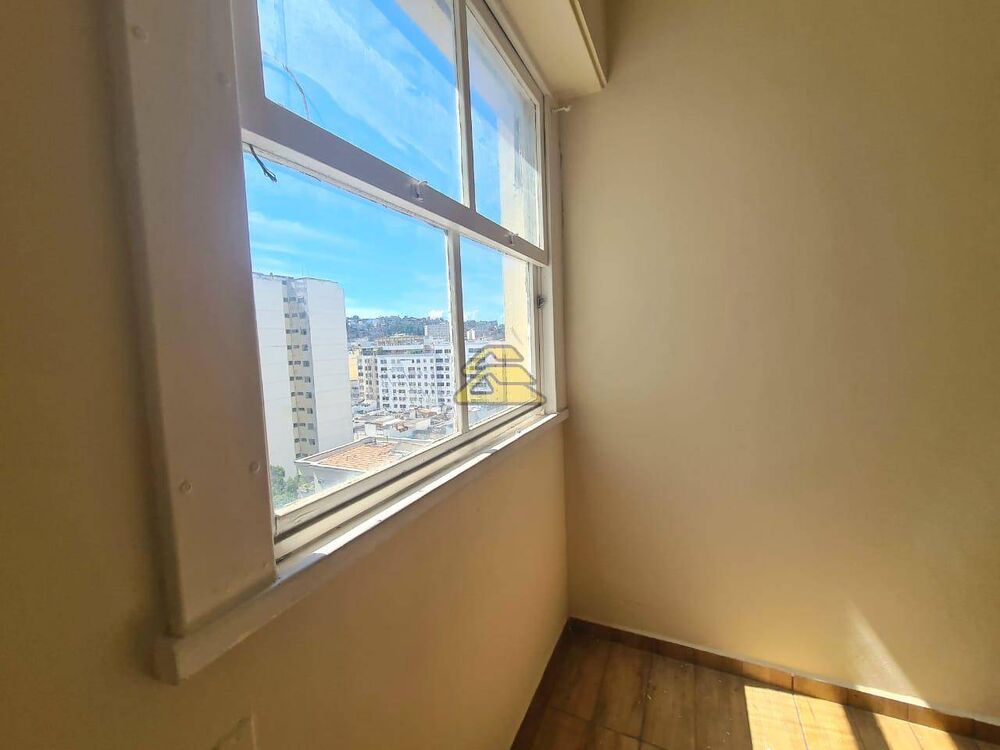 Apartamento à venda com 1 quarto, 37m² - Foto 4