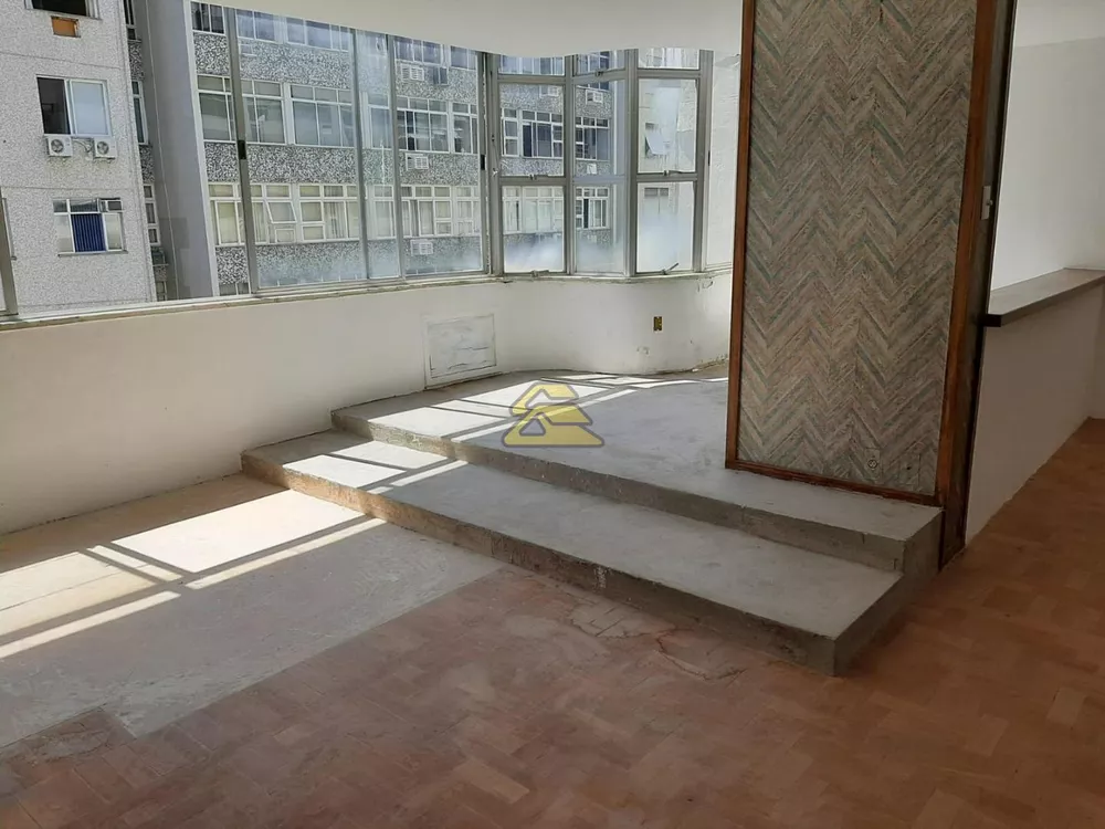 Apartamento à venda com 3 quartos, 210m² - Foto 4