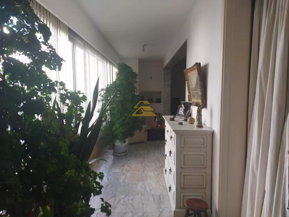 Apartamento à venda com 4 quartos, 223m² - Foto 4