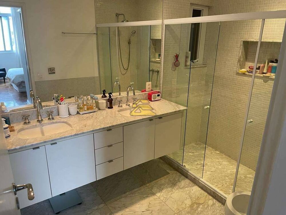 Apartamento à venda com 3 quartos, 180m² - Foto 8