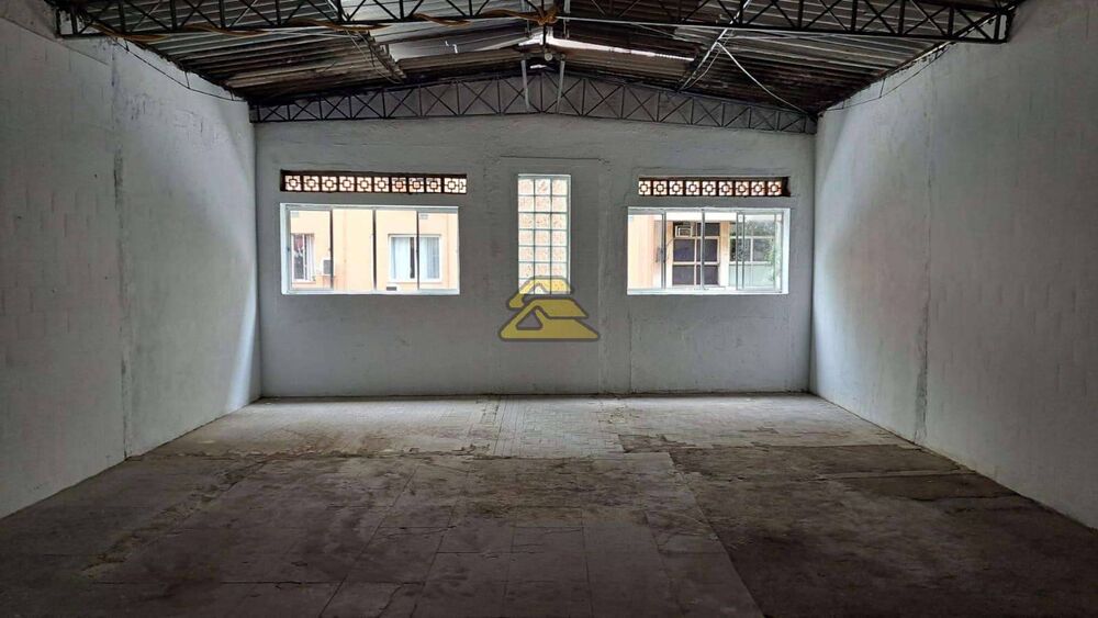 Prédio Inteiro para alugar, 300m² - Foto 2