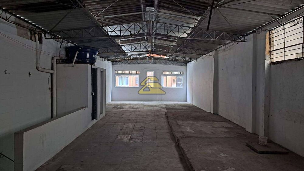 Prédio Inteiro para alugar, 300m² - Foto 3