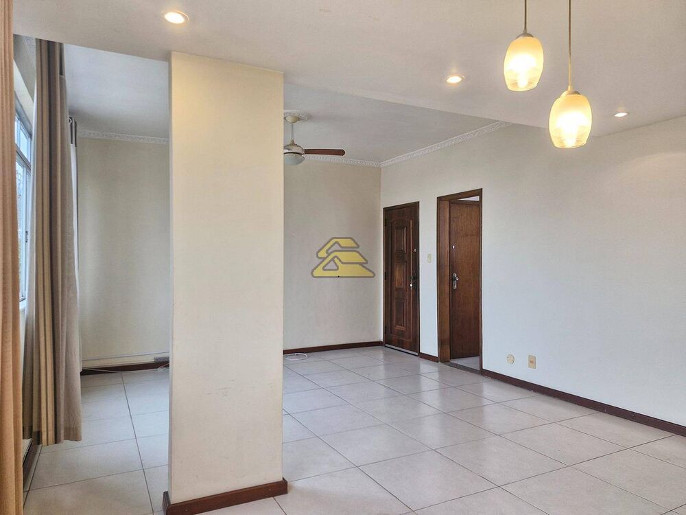 Apartamento à venda com 2 quartos, 70m² - Foto 3