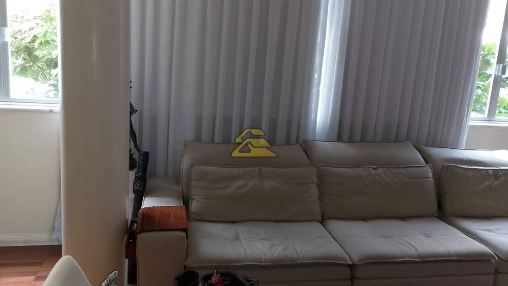 Apartamento à venda com 3 quartos, 175m² - Foto 2