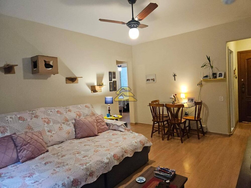 Apartamento à venda com 2 quartos, 70m² - Foto 2