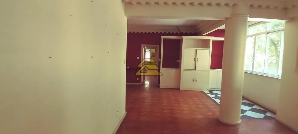 Apartamento à venda com 3 quartos, 155m² - Foto 2