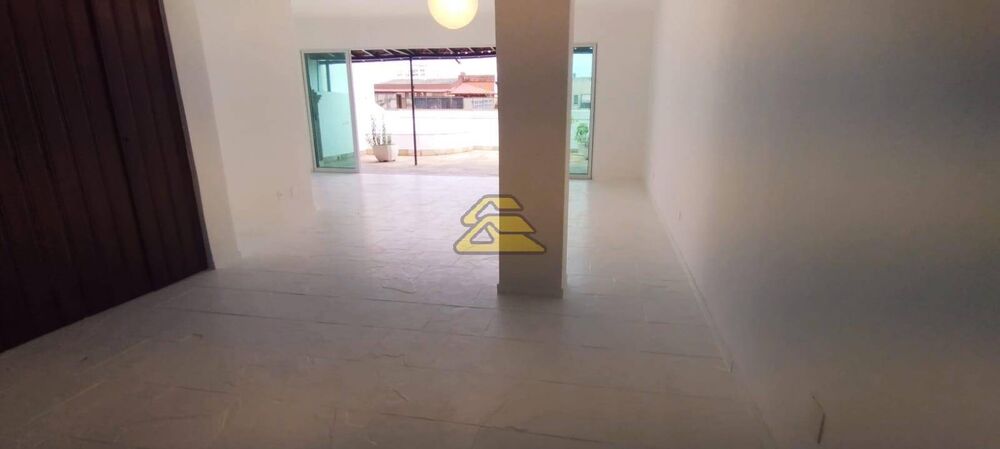 Cobertura à venda com 3 quartos, 220m² - Foto 1