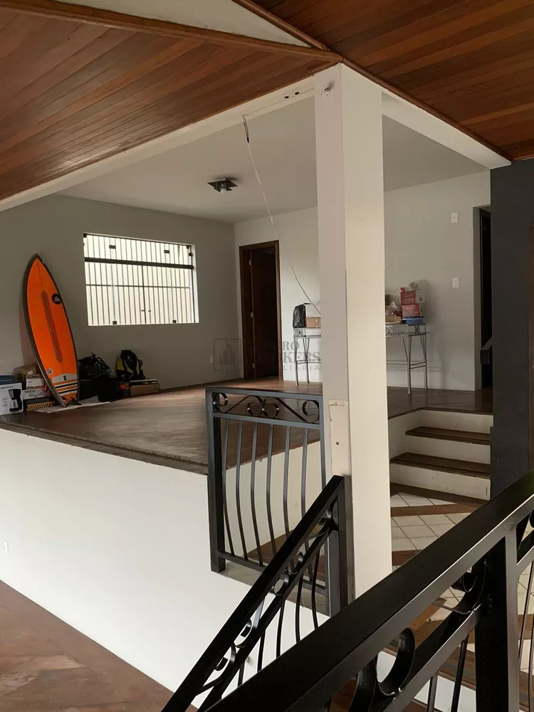 Casa à venda com 3 quartos, 250m² - Foto 11