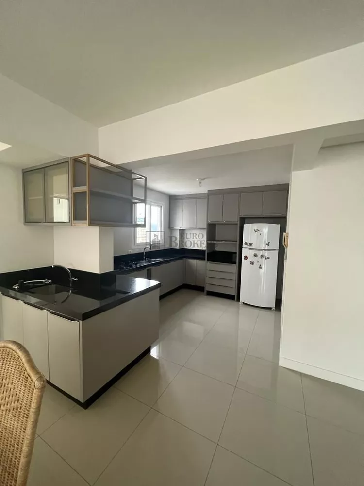 Apartamento à venda com 3 quartos, 139m² - Foto 3