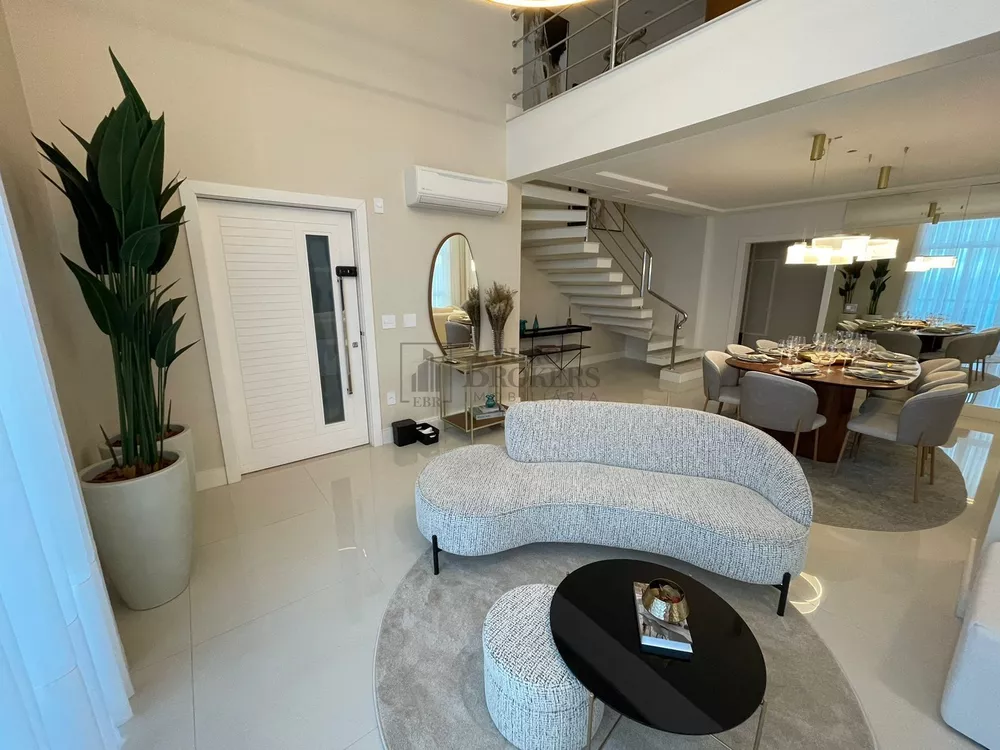 Apartamento à venda com 3 quartos, 256m² - Foto 2