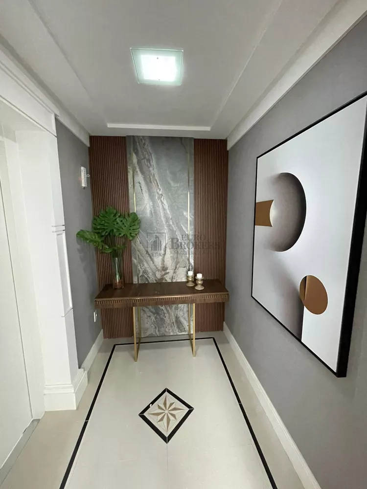 Apartamento à venda com 3 quartos, 256m² - Foto 5