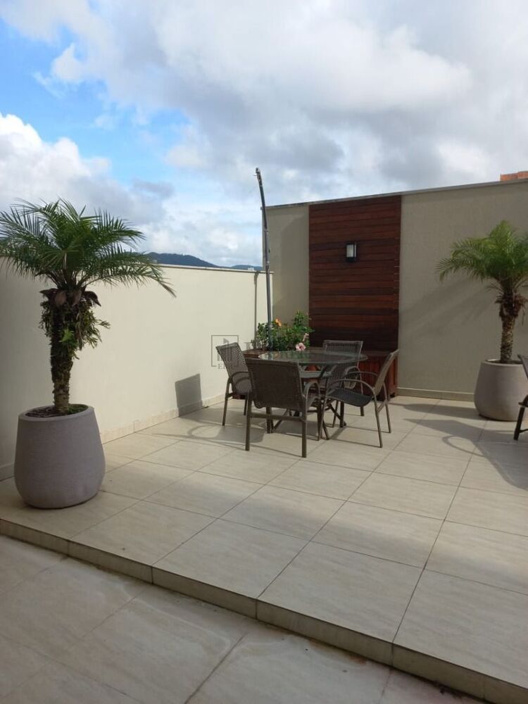 Apartamento à venda com 2 quartos, 67m² - Foto 1
