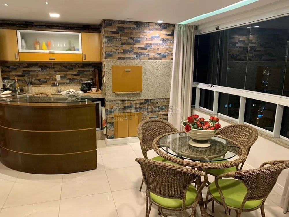 Cobertura, 4 quartos, 237 m² - Foto 2