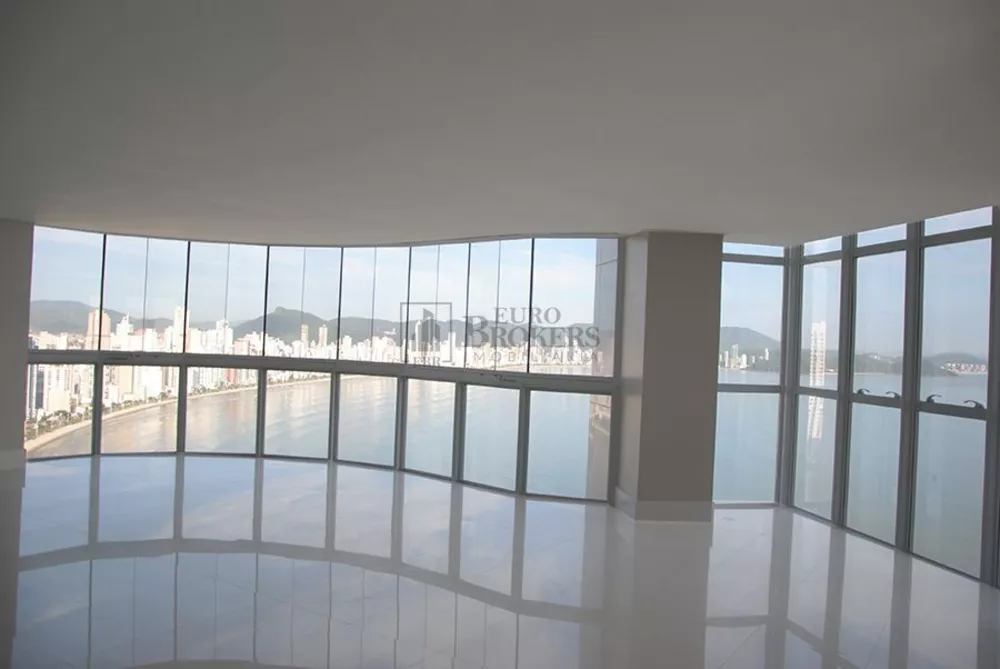 Cobertura à venda com 7 quartos, 490m² - Foto 1