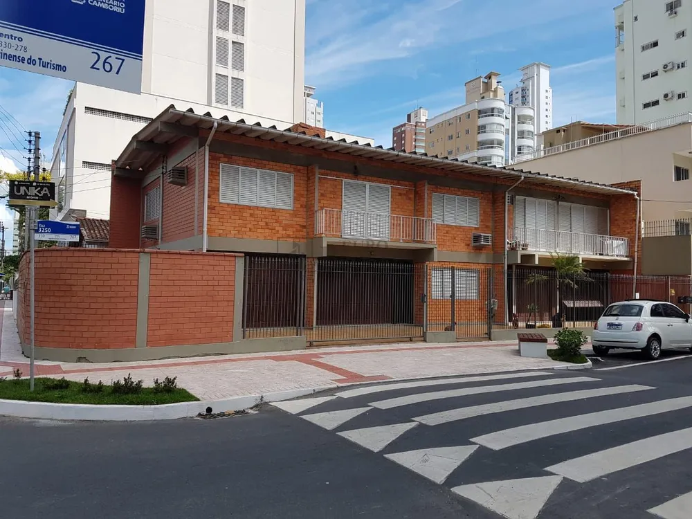 Casa, 7 quartos, 322 m² - Foto 2