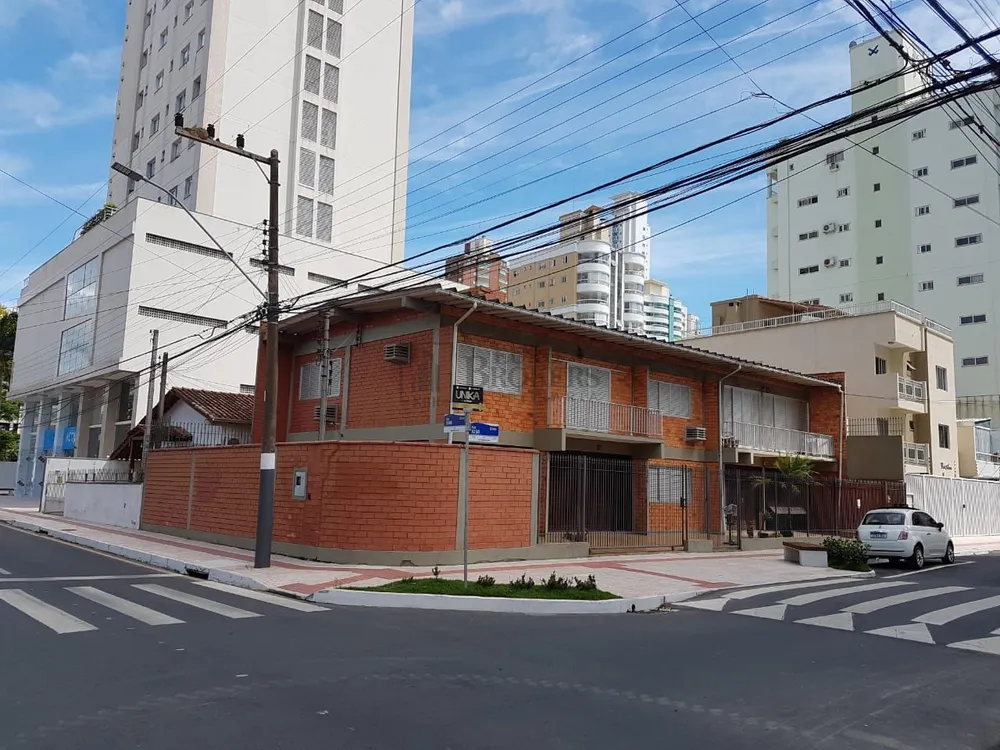 Casa, 7 quartos, 322 m² - Foto 1