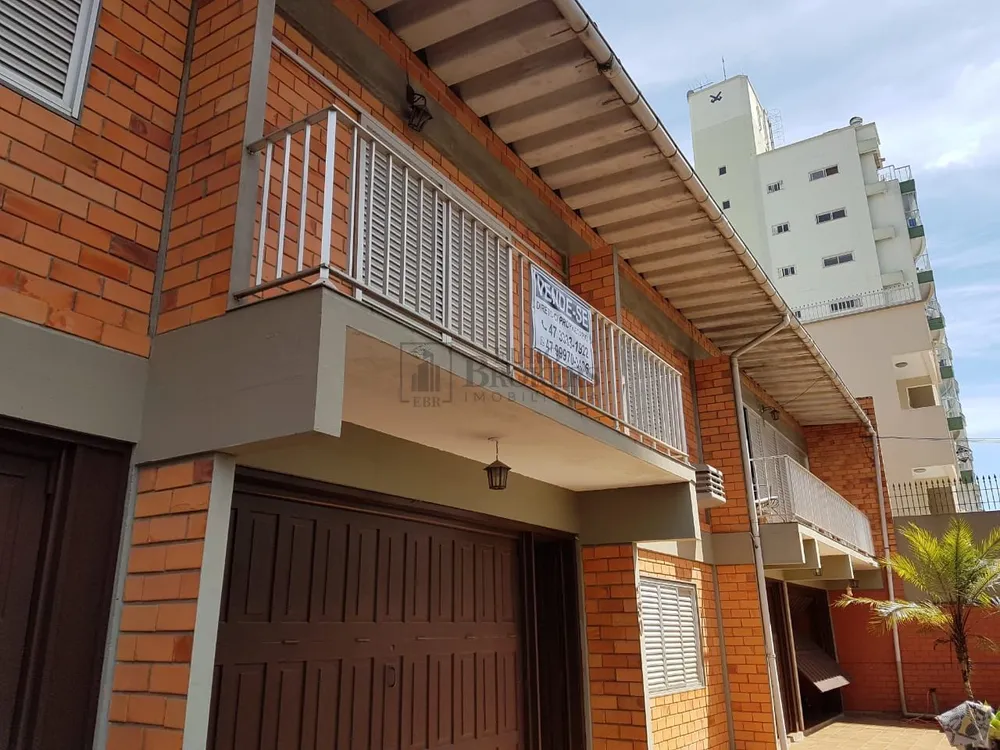 Casa, 7 quartos, 322 m² - Foto 3