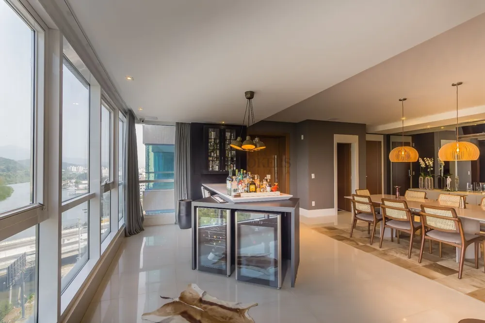 Apartamento, 4 quartos, 191 m² - Foto 2