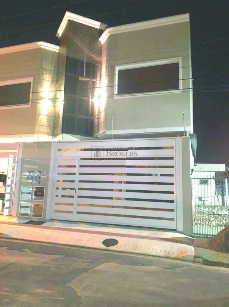 Sobrado, 3 quartos, 250 m² - Foto 1