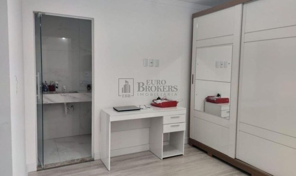 Sobrado, 3 quartos, 305 m² - Foto 2