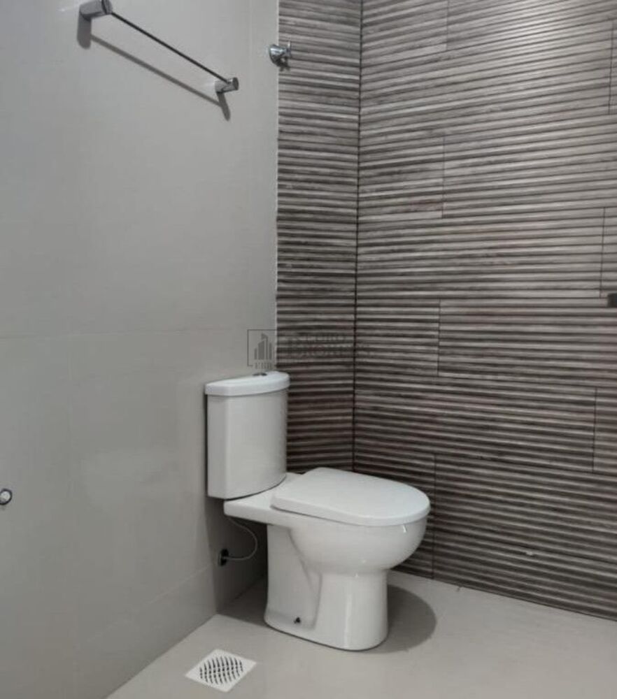 Sobrado, 3 quartos, 305 m² - Foto 1
