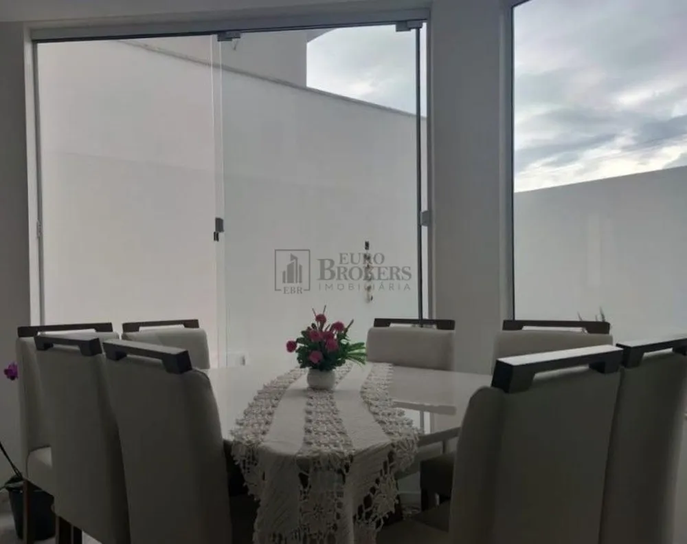 Sobrado, 3 quartos, 305 m² - Foto 1