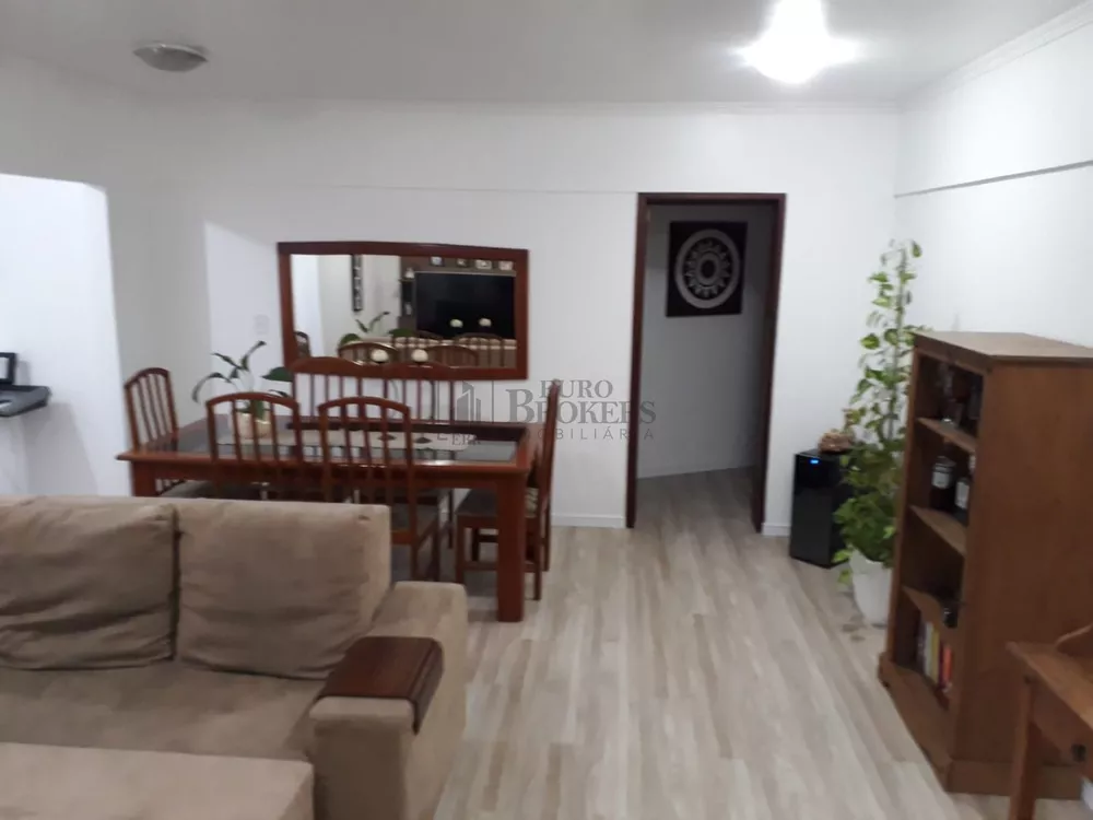 Apartamento à venda com 3 quartos, 136m² - Foto 2