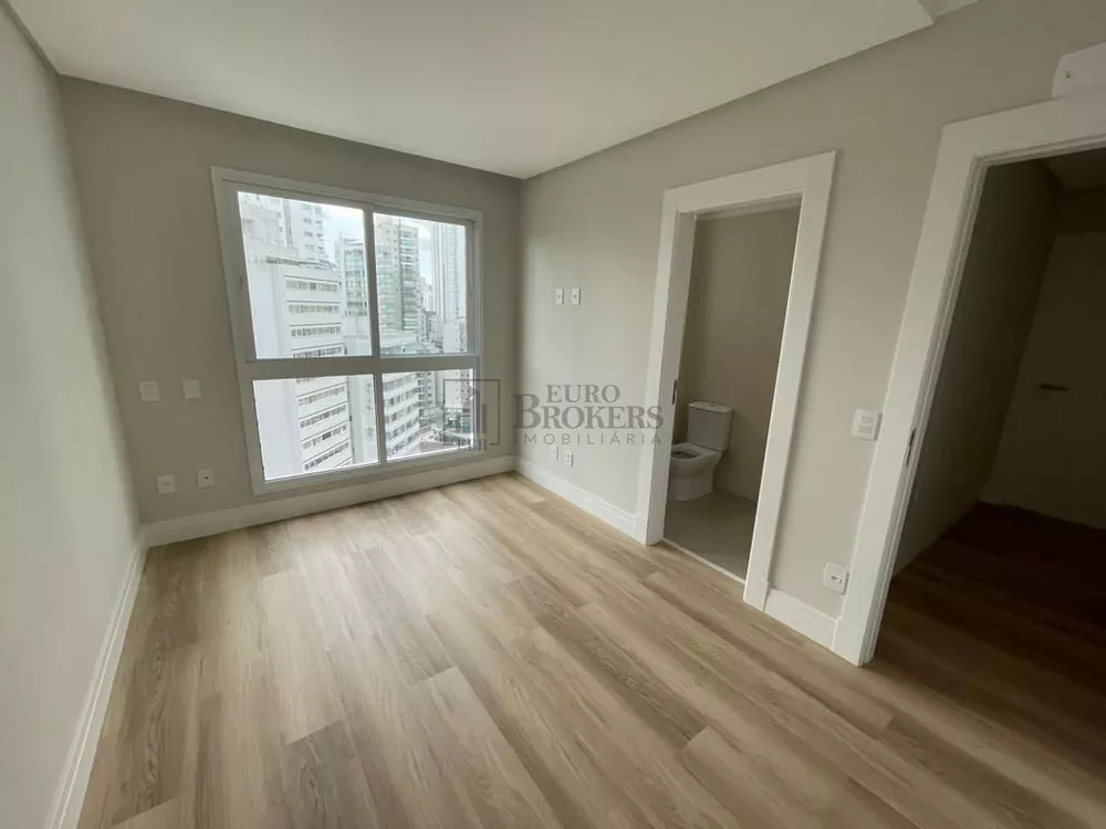 Apartamento à venda com 3 quartos, 138m² - Foto 7