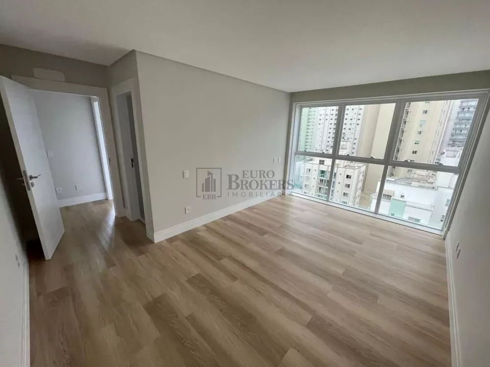 Apartamento à venda com 3 quartos, 138m² - Foto 1