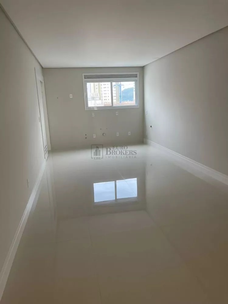 Apartamento à venda com 3 quartos, 138m² - Foto 5