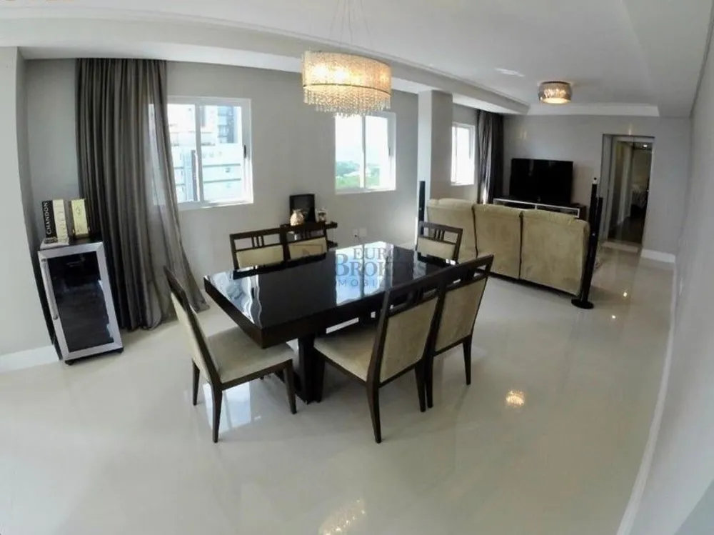 Apartamento, 3 quartos, 136 m² - Foto 2