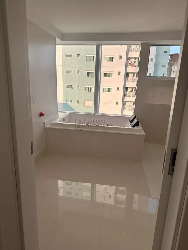 Apartamento à venda com 4 quartos, 194m² - Foto 8