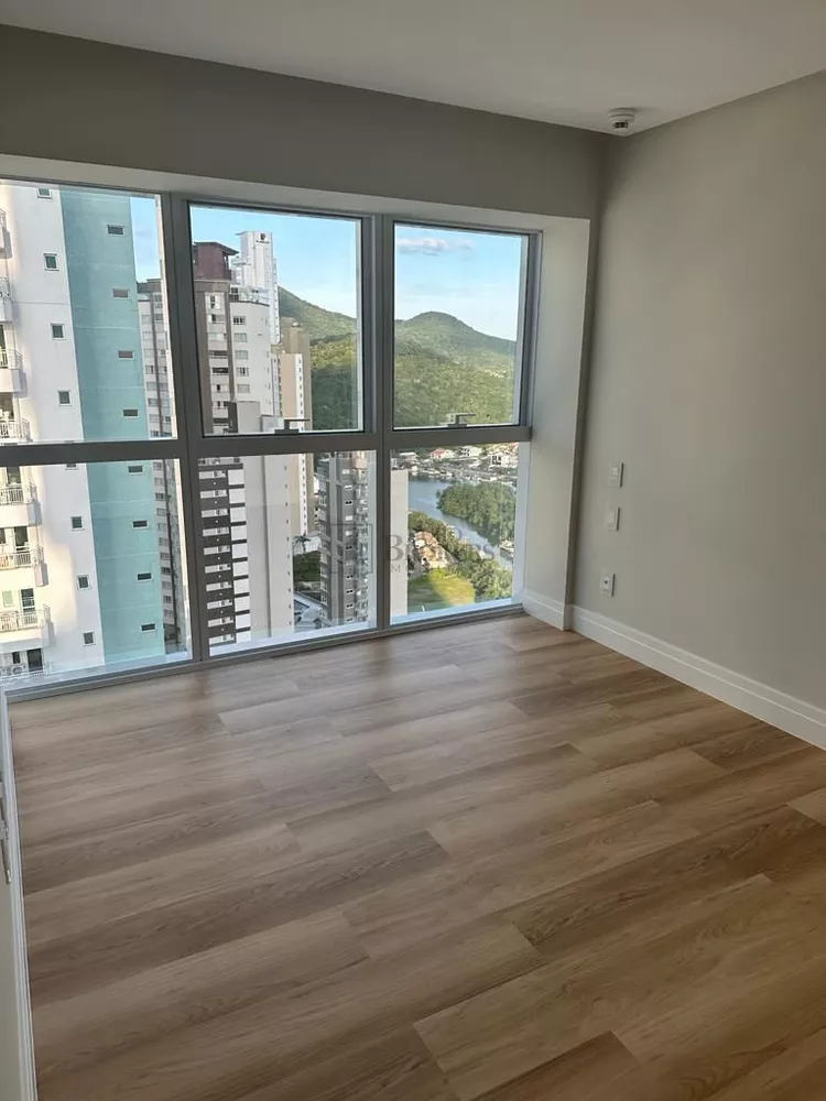 Apartamento à venda com 4 quartos, 194m² - Foto 9