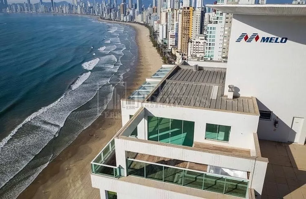 Cobertura à venda com 3 quartos, 241m² - Foto 6