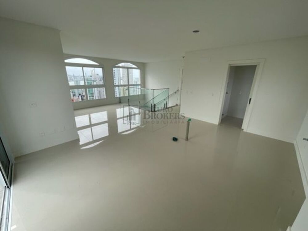 Cobertura, 3 quartos, 240 m² - Foto 5