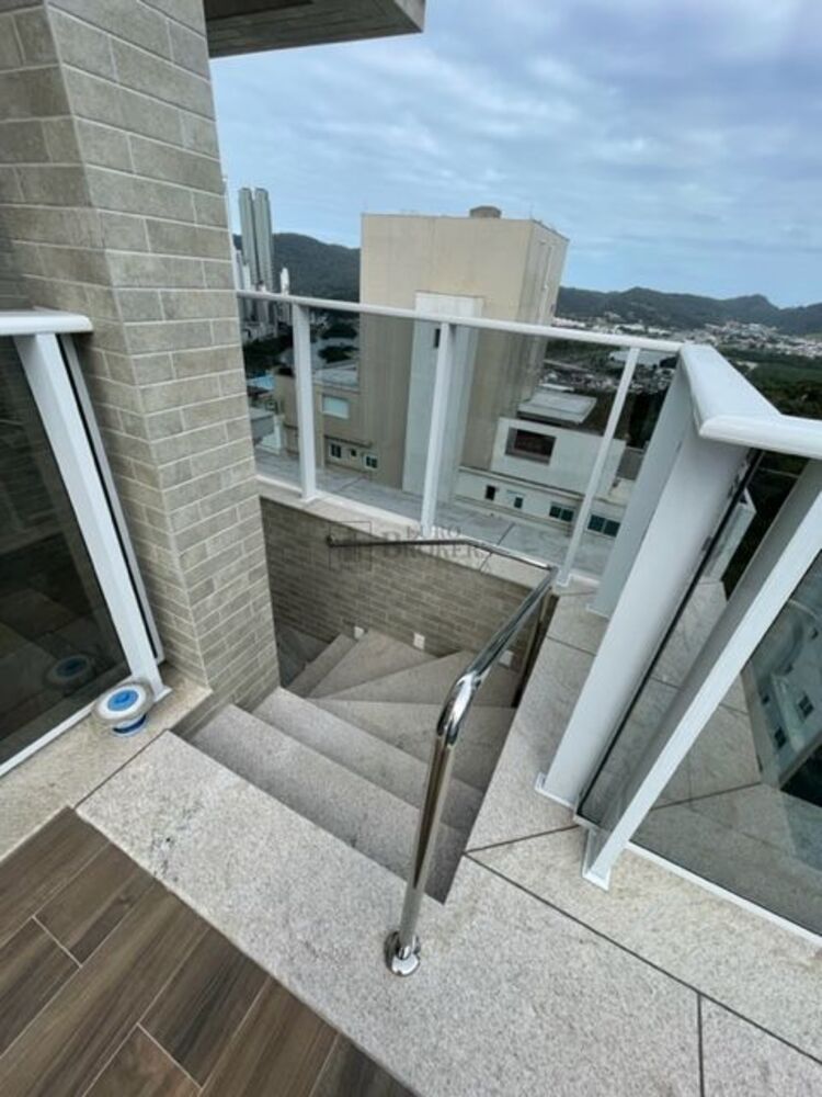 Cobertura, 3 quartos, 240 m² - Foto 3