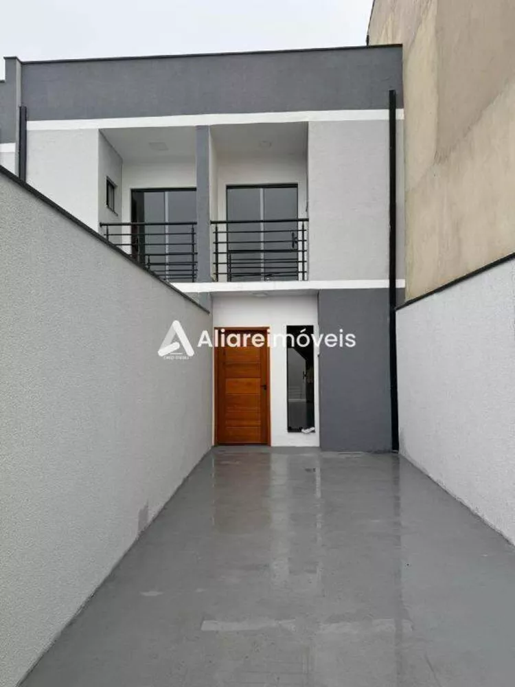 Casa à venda com 2 quartos, 75m² - Foto 1