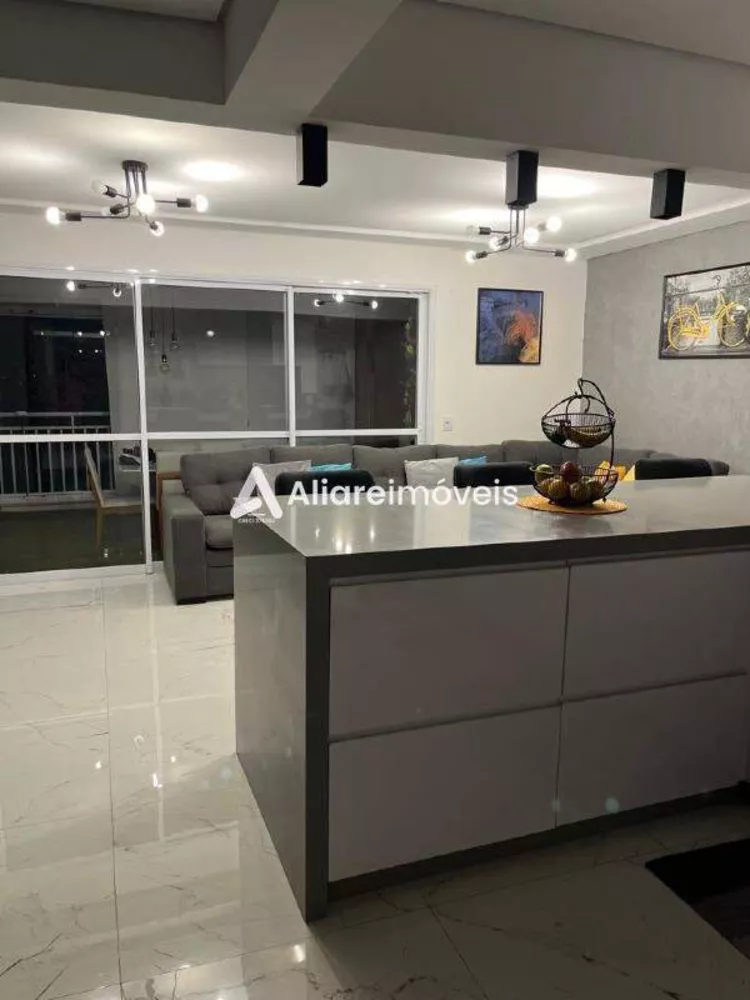 Apartamento à venda com 3 quartos, 110m² - Foto 4