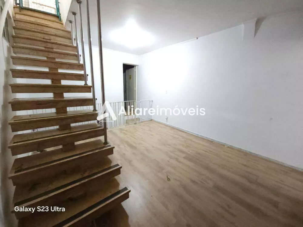 Casa à venda com 4 quartos, 385m² - Foto 1