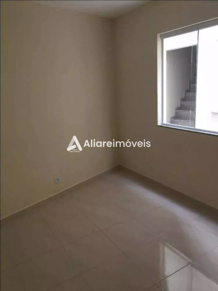 Casa à venda com 1 quarto, 33m² - Foto 2