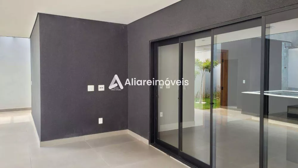 Casa à venda com 3 quartos, 256m² - Foto 4