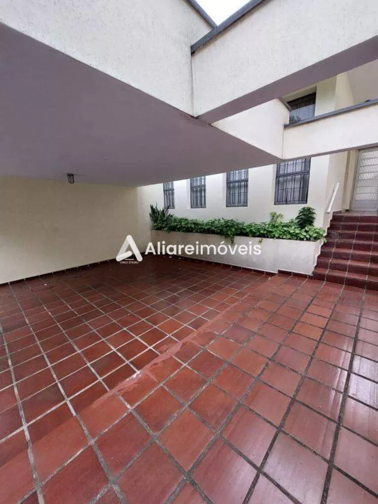 Casa para alugar com 3 quartos, 120m² - Foto 2