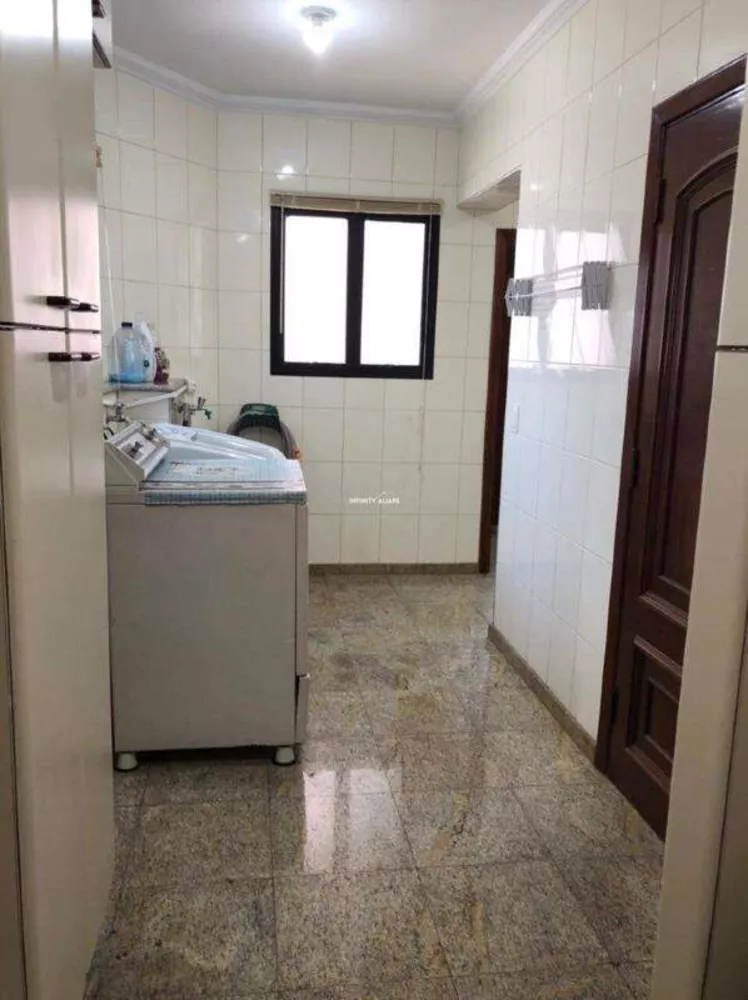 Apartamento à venda com 4 quartos, 228m² - Foto 3