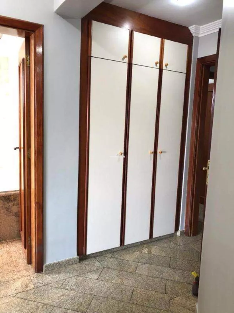 Apartamento à venda com 4 quartos, 228m² - Foto 4