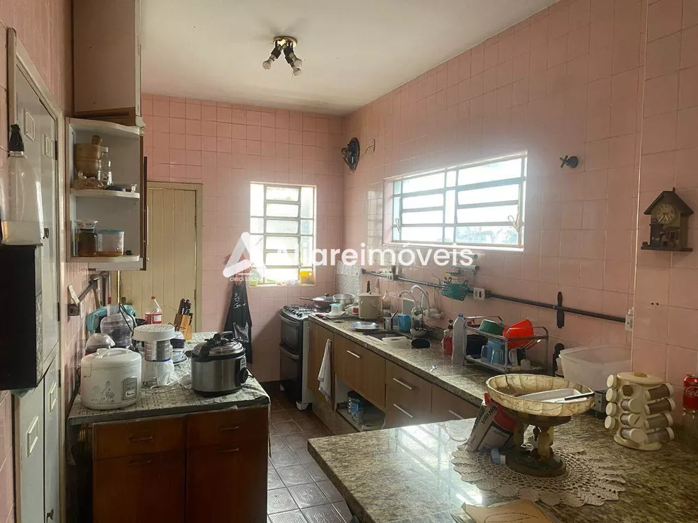 Casa à venda com 3 quartos, 189m² - Foto 2