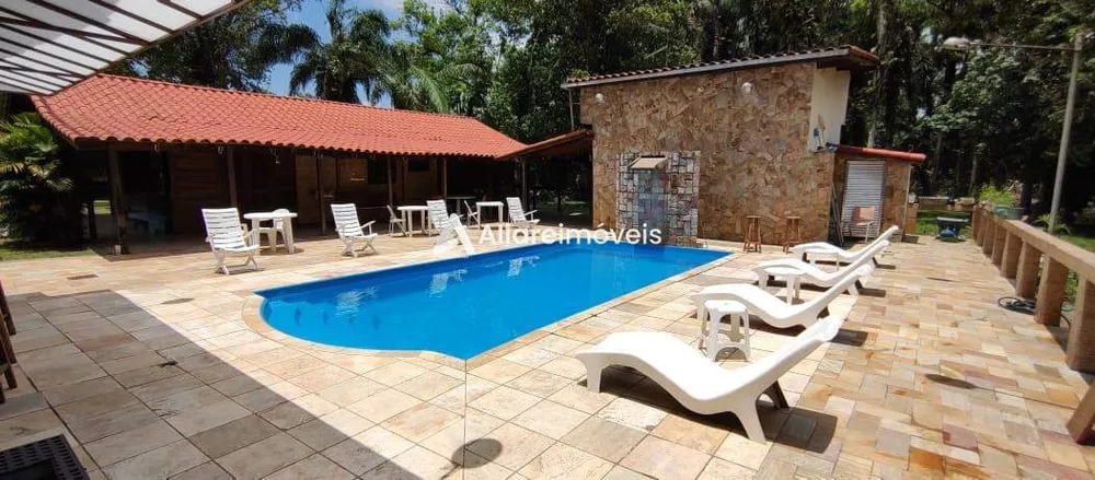 Fazenda à venda com 3 quartos, 250m² - Foto 1